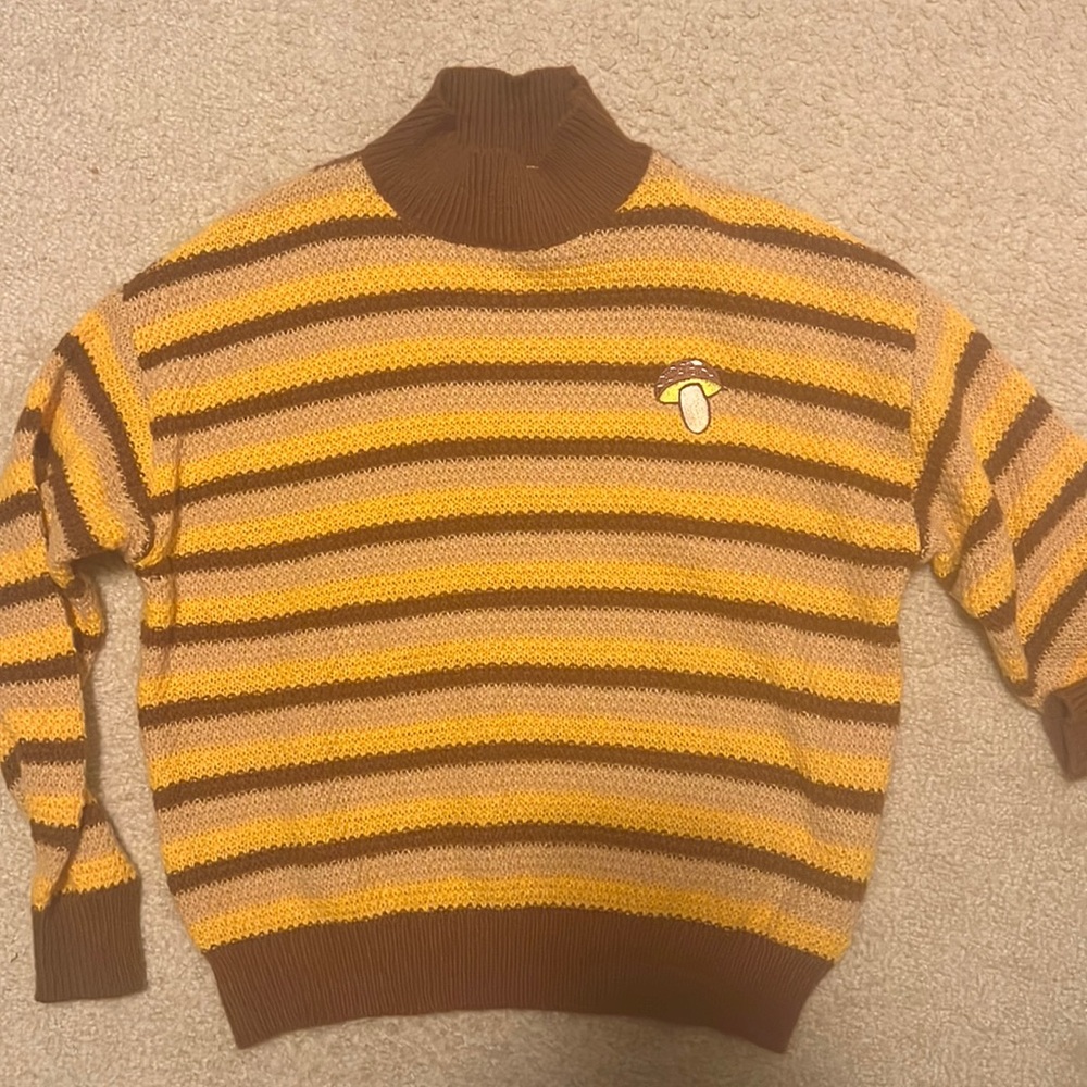 Mushroom sweater size M vintage throw back